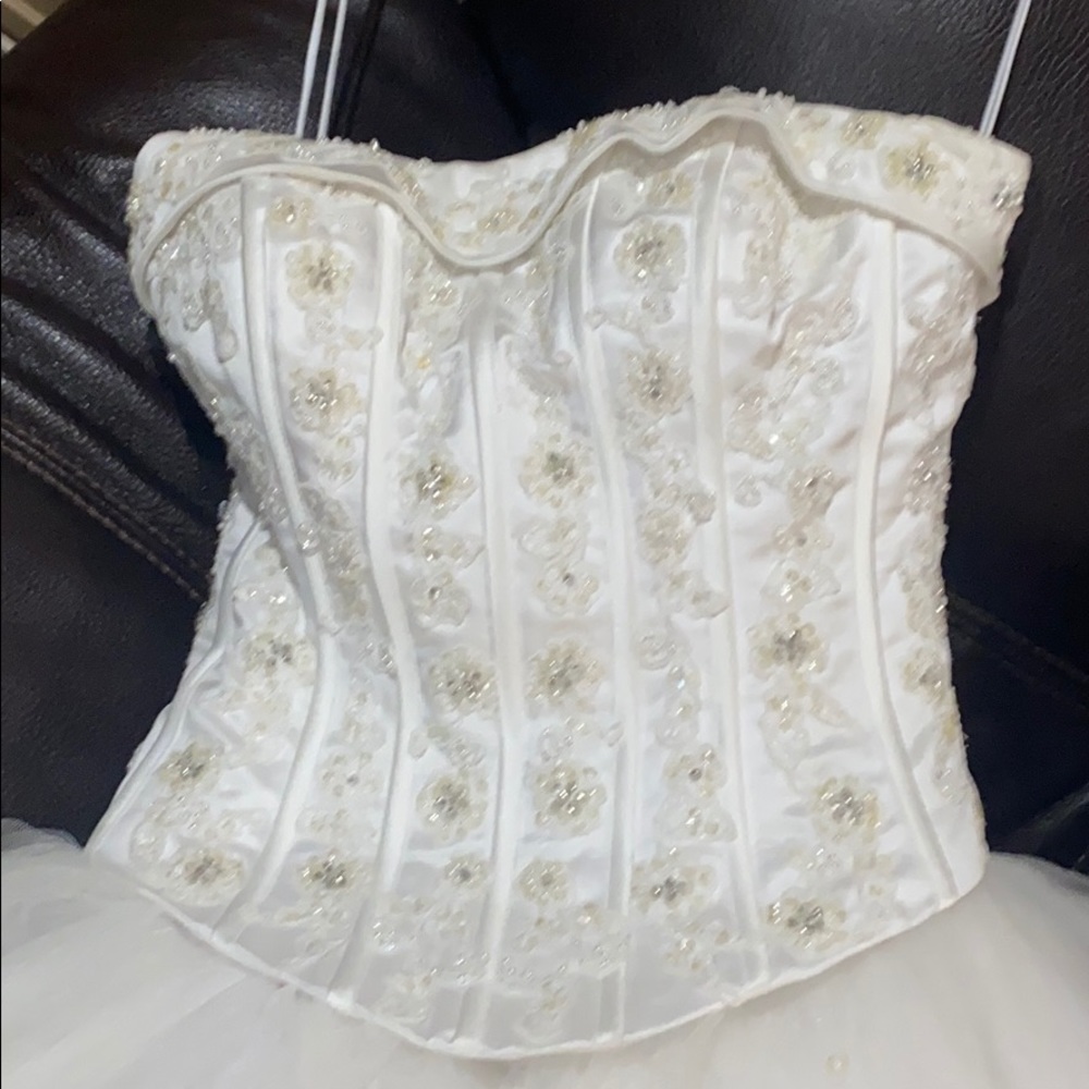 White dress used one time for 15‘s pictures.